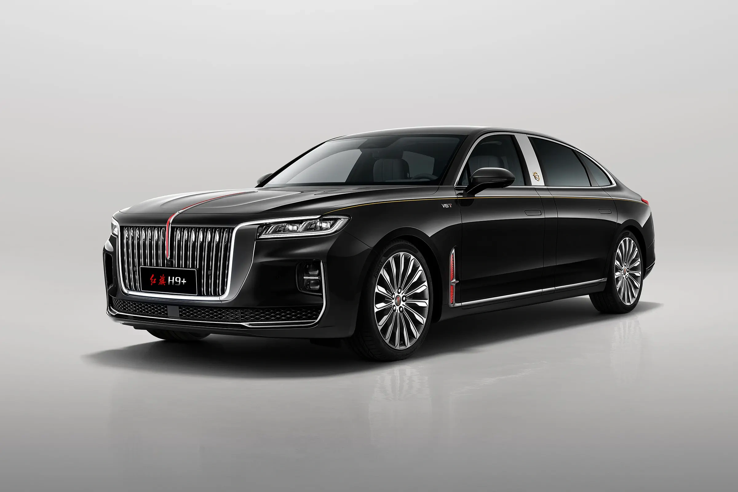 Hongqi H9 எரிபொருள் வாகனம் ஓட்டுநர்களுக்கு சிறந்த ஓட்டுநர் அனுபவத்தைத் தருகிறது